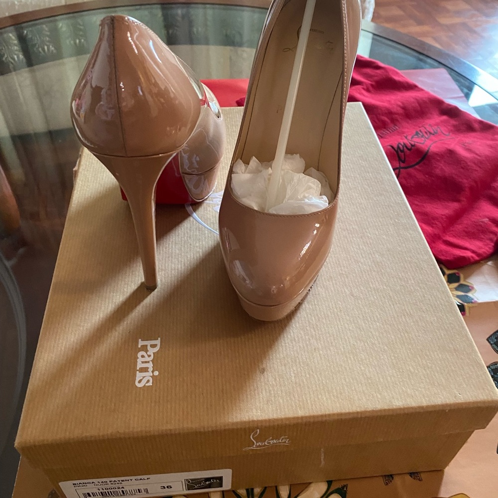 Bianca 140 patent calf nude Louboutin shoes, gently worn.